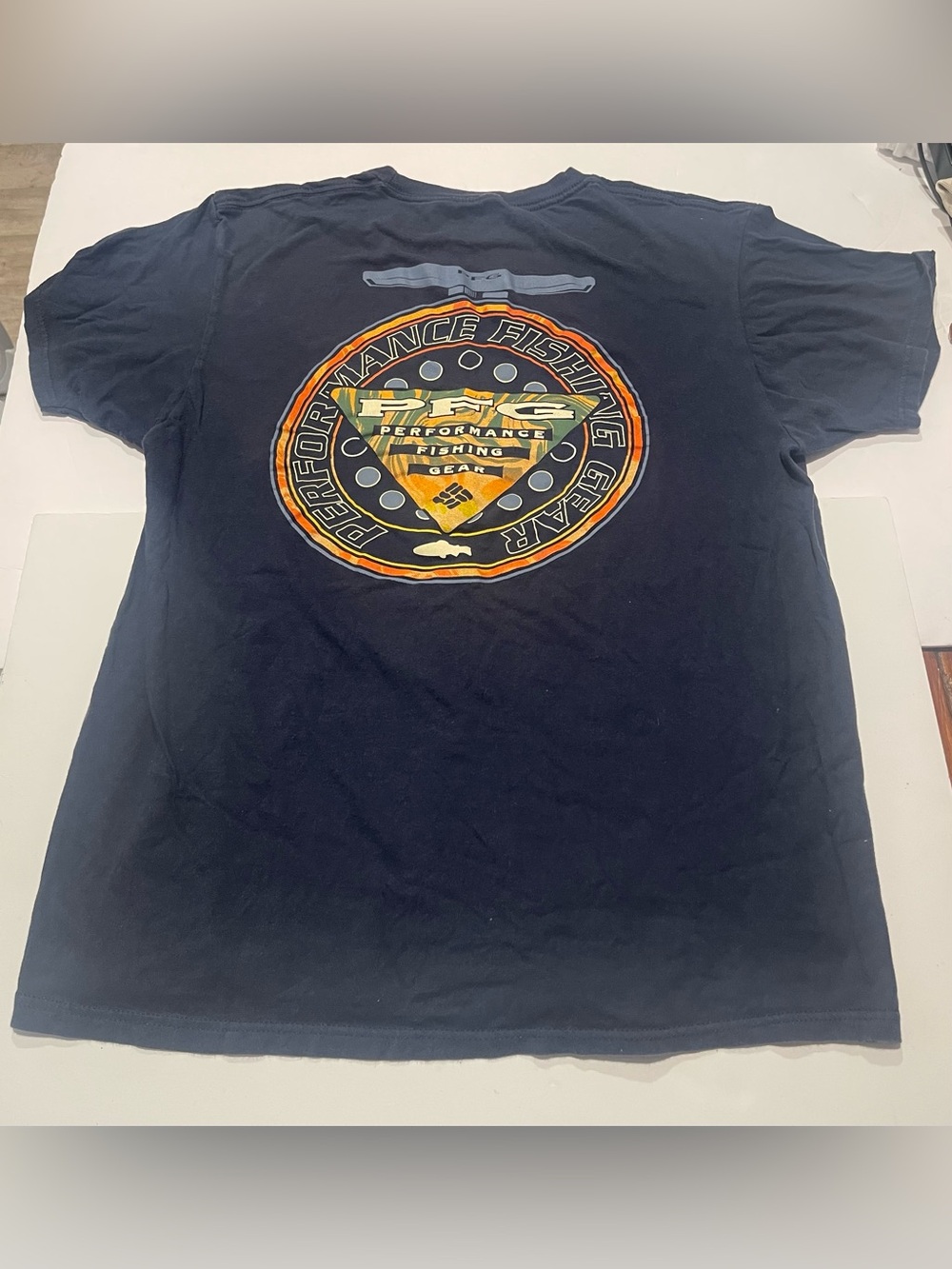 Columbia PFG Performance Fishing Gear Men's large Navy Graphic T-Shirt